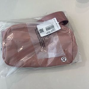 lululemon everywhere belt bag PNPA